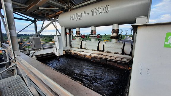 Semi-modulare Kohleaufbereitungsanlage von allmineral für PT Asmin Bara Bronang in Kalimantan mit alljig® GR 1700 Jigging-Technologie
