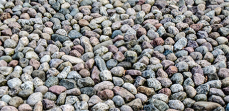 Nahaufnahme von grobkörnigem Kies