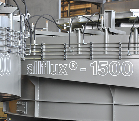 Detail view of name lettering on a grey allflux® plant